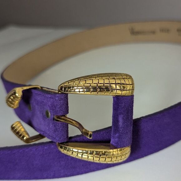 Vintage 90s Vermillion Purple Suede Belt – Gold Snake-Texture Hardware, Size L - Picture 7 of 8